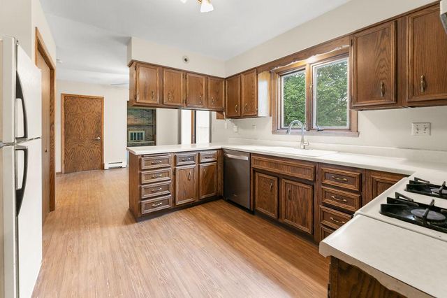 3667 Evergreen Road N, Fargo, ND 58102