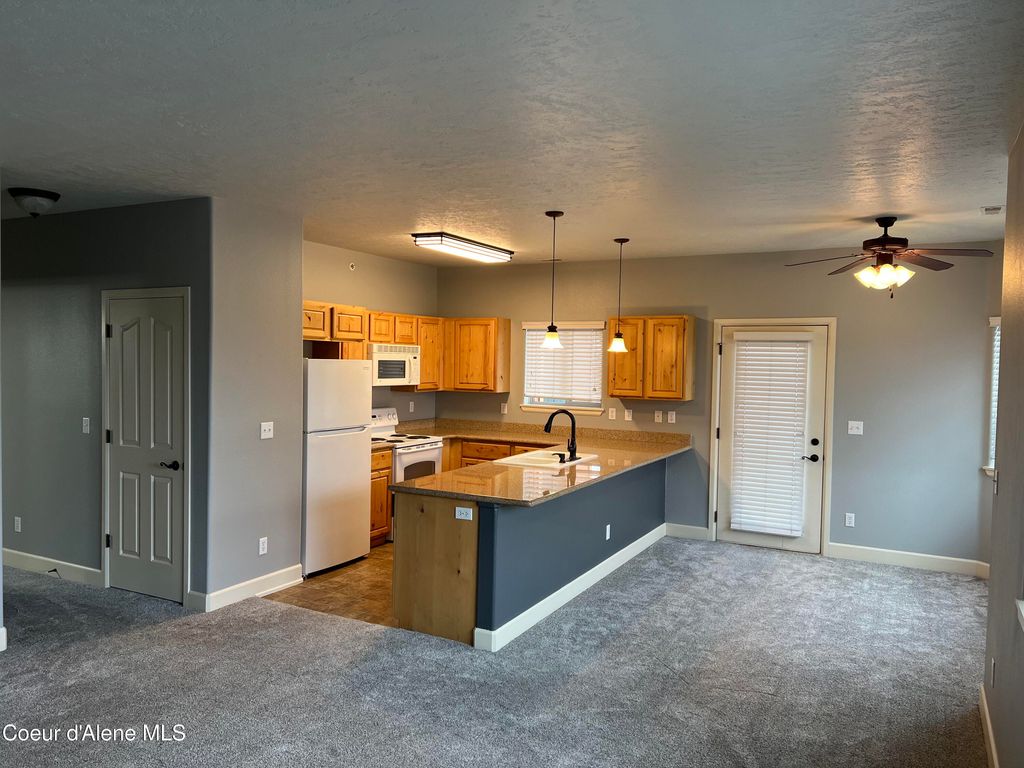 6850 N Spurwing LOOP, APT 207, Coeur d'Alene, ID 83815 photo 2