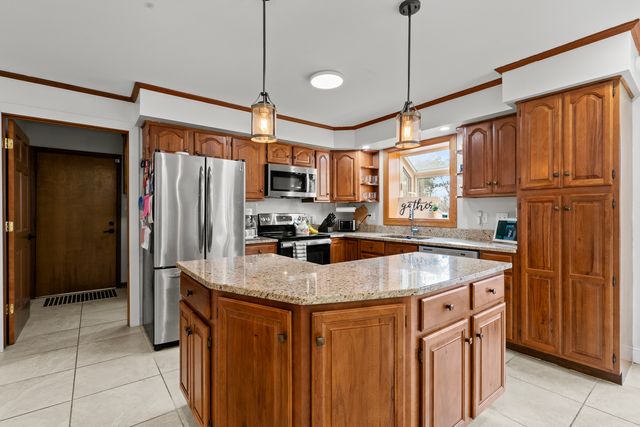 24431 W Lancelot Lane, Joliet, IL 60404