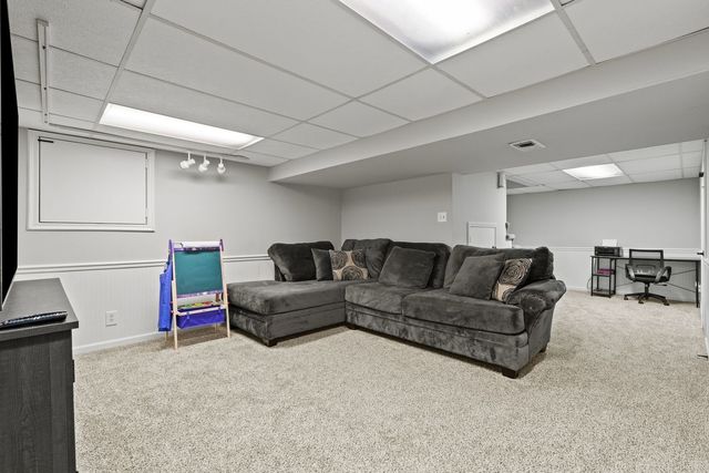 24431 W Lancelot Lane, Joliet, IL 60404