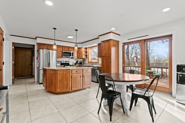 24431 W Lancelot Lane, Joliet, IL 60404