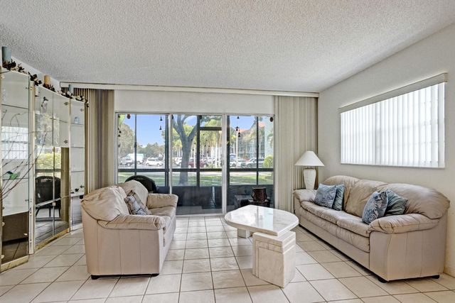 13455 SW 16th Court 114f, Pembroke Pines, FL 33027