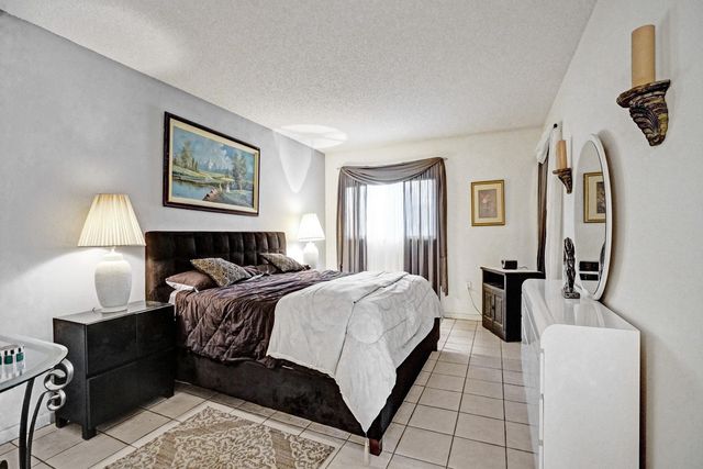 13455 SW 16th Court 114f, Pembroke Pines, FL 33027