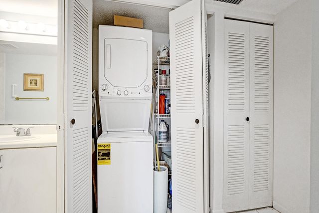 13455 SW 16th Court 114f, Pembroke Pines, FL 33027