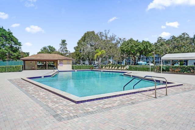 13455 SW 16th Court 114f, Pembroke Pines, FL 33027