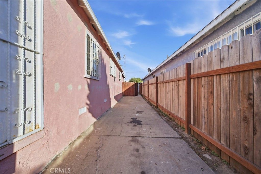 9310 Zamora Avenue, Los Angeles, CA 90002 — photo 3