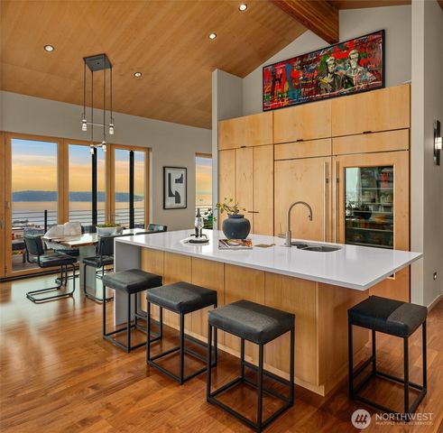 1215 Warren Avenue N, Seattle, WA 98109