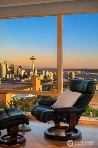 1215 Warren Avenue N, Seattle, WA 98109