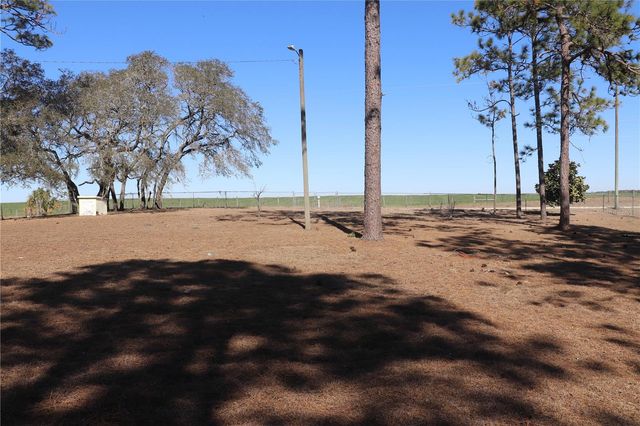 2090 SE 133RD COURT, Morriston, FL 32668