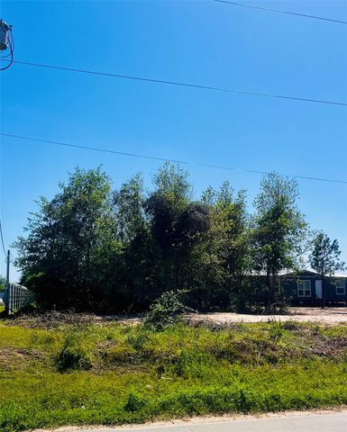 1942 County Road 3542, Cleveland, TX 77327