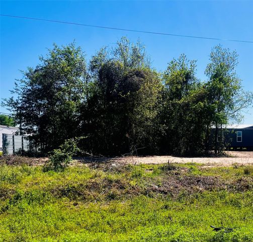 1942 County Road 3542, Cleveland, TX 77327