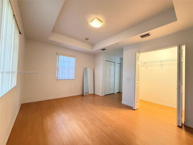 8940 NE 8th Ave 1205, Miami, FL 33138