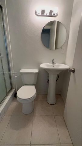 8940 NE 8th Ave 1205, Miami, FL 33138