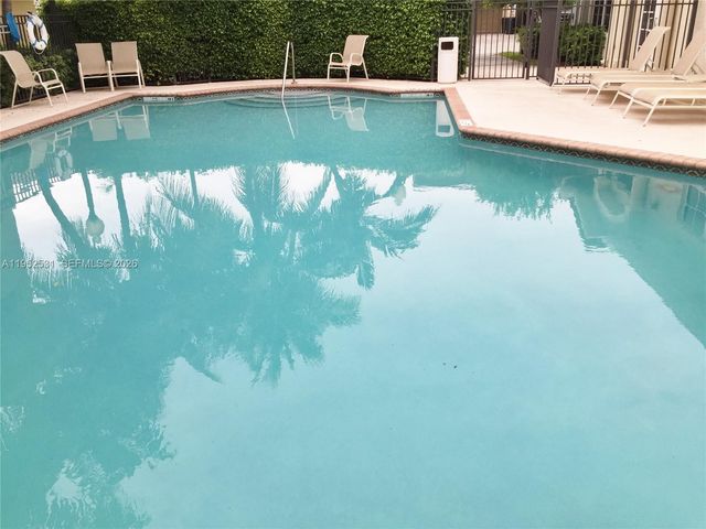 8940 NE 8th Ave 1205, Miami, FL 33138