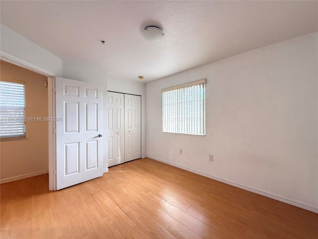 8940 NE 8th Ave 1205, Miami, FL 33138