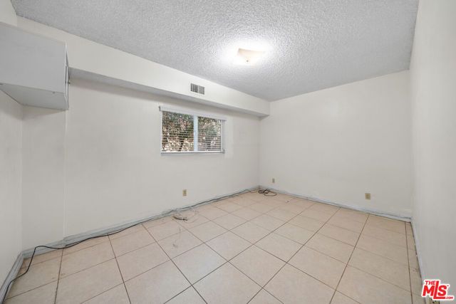 1337 Douglas Street, Los Angeles, CA 90026