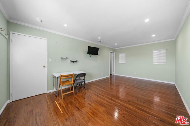 1337 Douglas Street, Los Angeles, CA 90026