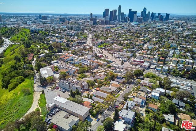 1337 Douglas Street, Los Angeles, CA 90026