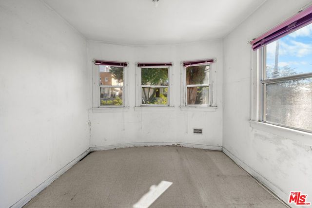 1337 Douglas Street, Los Angeles, CA 90026