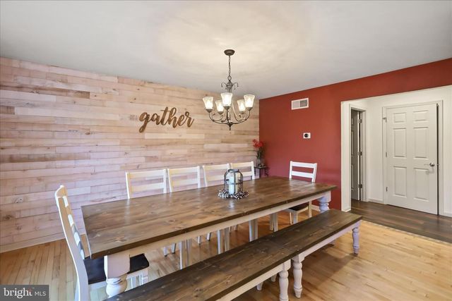 5094 FURNACE RD, York, PA 17406