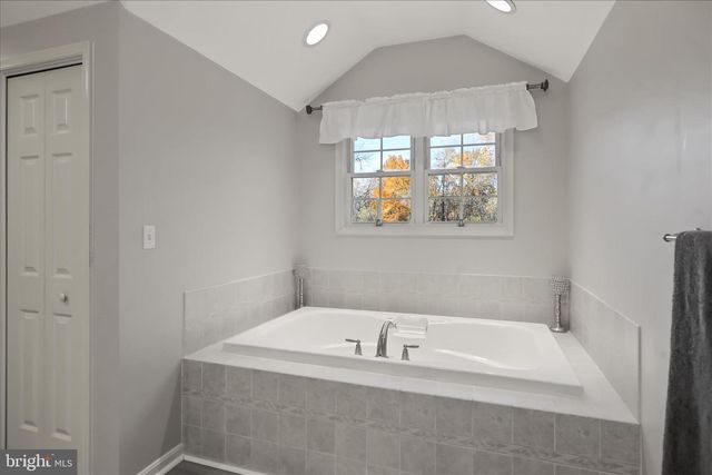 5094 FURNACE RD, York, PA 17406