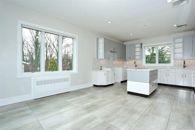 8 Neil Road 213, Spring Valley, NY 10977