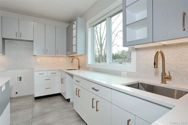 8 Neil Road 213, Spring Valley, NY 10977