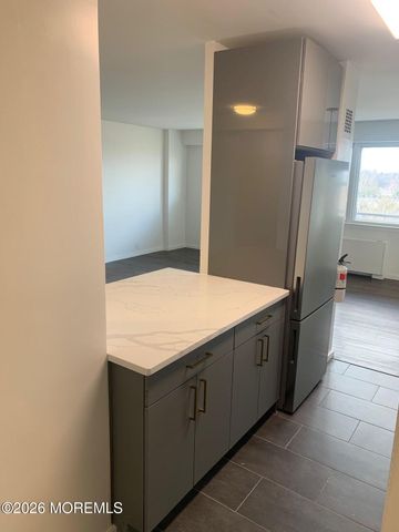 10 Ocean Boulevard 3c, Atlantic Highlands, NJ 07716
