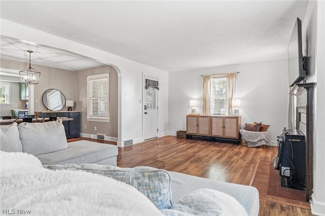 917 E Gorgas Street, Louisville, OH 44641