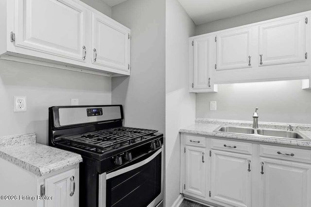 5905 Alanadale Dr, Louisville, KY 40272