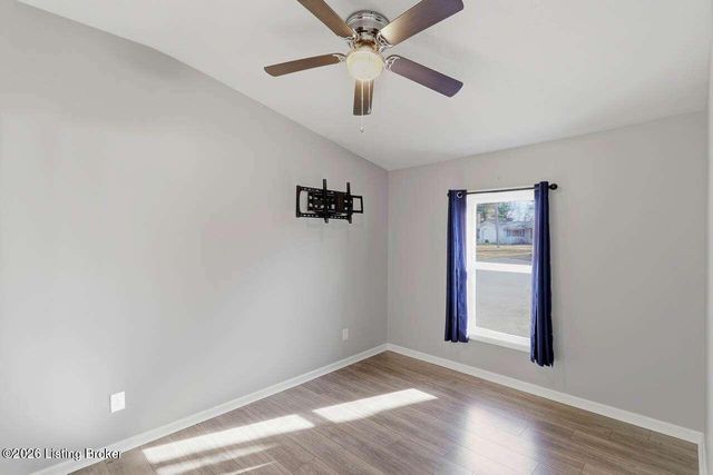 5905 Alanadale Dr, Louisville, KY 40272