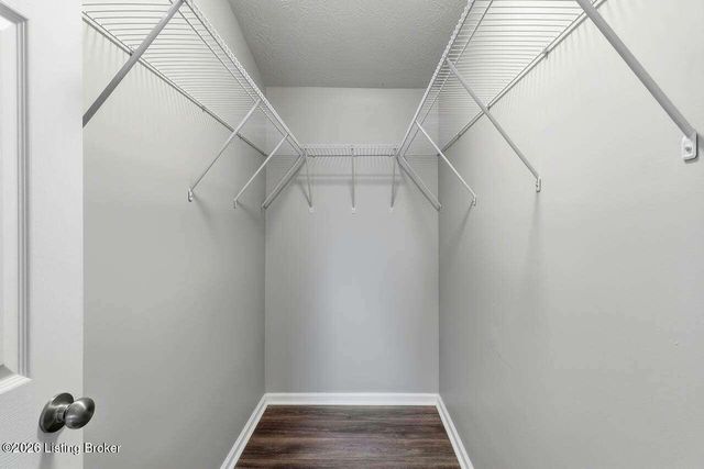 5905 Alanadale Dr, Louisville, KY 40272