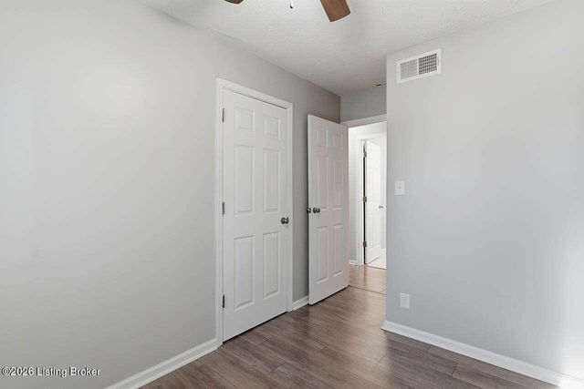 5905 Alanadale Dr, Louisville, KY 40272