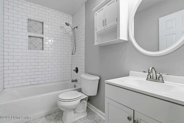 5905 Alanadale Dr, Louisville, KY 40272