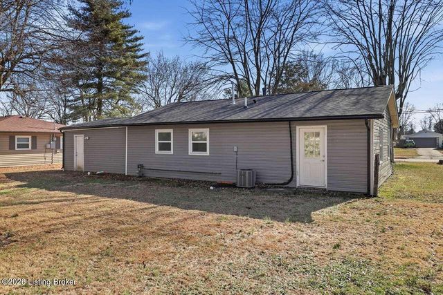 5905 Alanadale Dr, Louisville, KY 40272