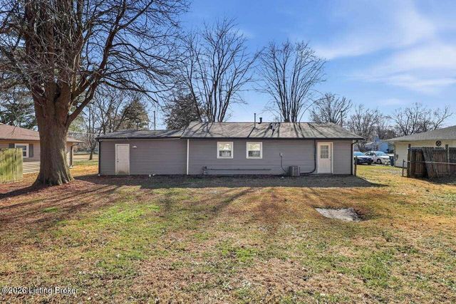 5905 Alanadale Dr, Louisville, KY 40272