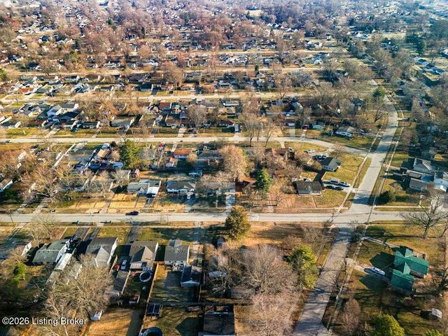 5905 Alanadale Dr, Louisville, KY 40272