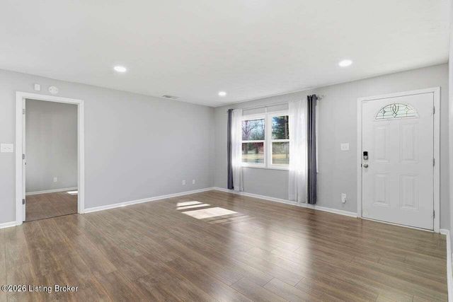 5905 Alanadale Dr, Louisville, KY 40272