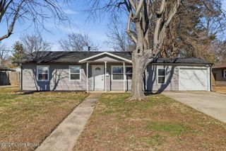 5905 Alanadale Dr, Louisville, KY 40272