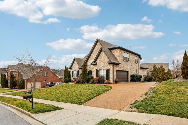 1546 Hunt Club Blvd, Gallatin, TN 37066