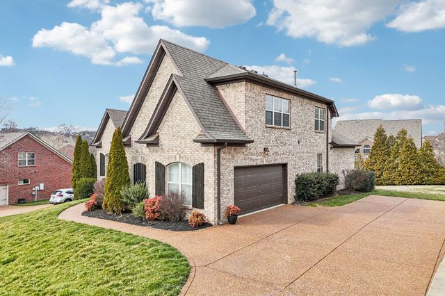 1546 Hunt Club Blvd, Gallatin, TN 37066