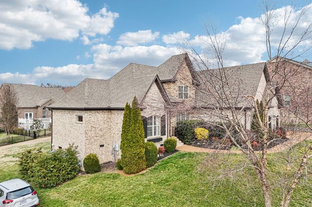 1546 Hunt Club Blvd, Gallatin, TN 37066