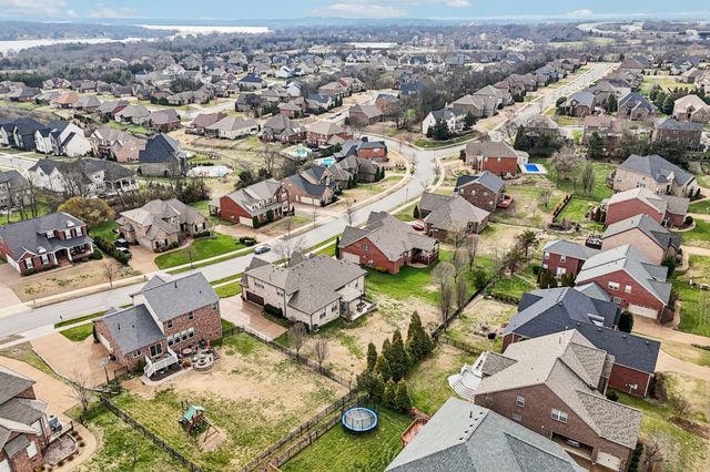 1546 Hunt Club Blvd, Gallatin, TN 37066