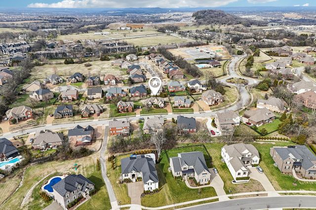 1546 Hunt Club Blvd, Gallatin, TN 37066