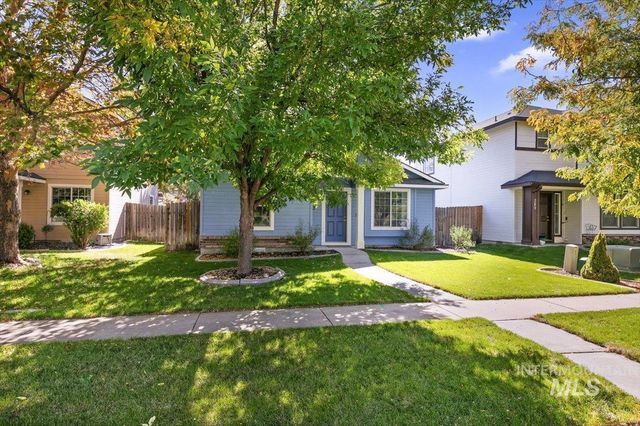 233 W Lava Falls Dr, Meridian, ID 83646