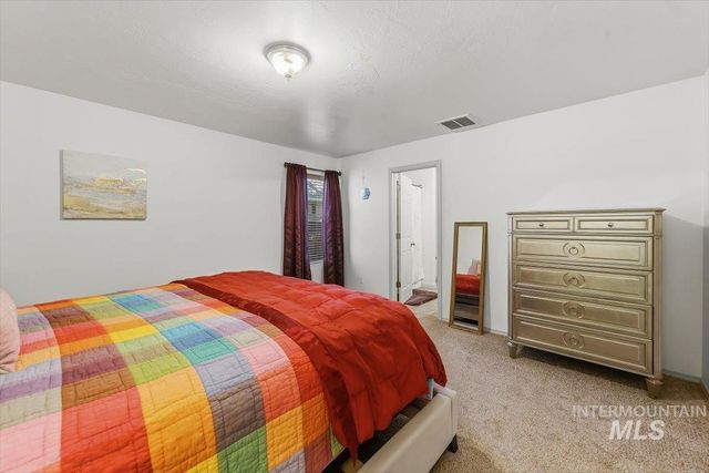 233 W Lava Falls Dr, Meridian, ID 83646