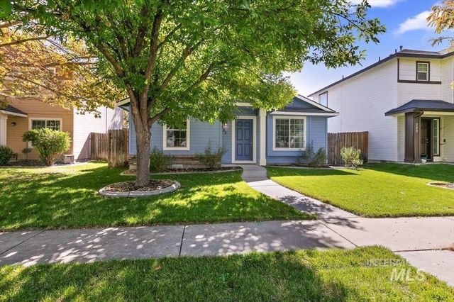 233 W Lava Falls Dr, Meridian, ID 83646