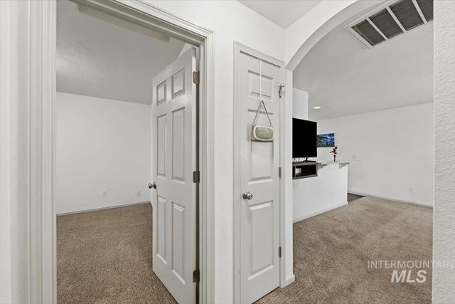 233 W Lava Falls Dr, Meridian, ID 83646