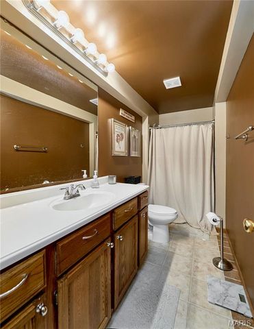 100 Robin Hood Drive, Troy, MO 63379