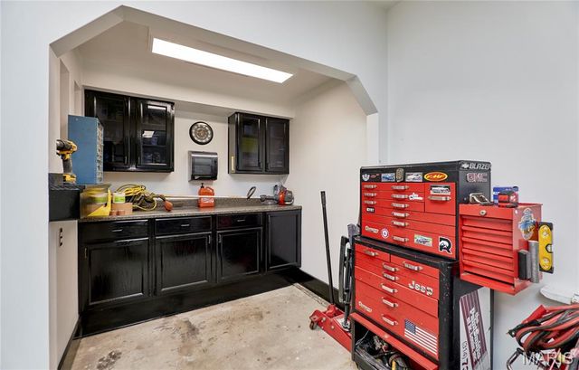 100 Robin Hood Drive, Troy, MO 63379